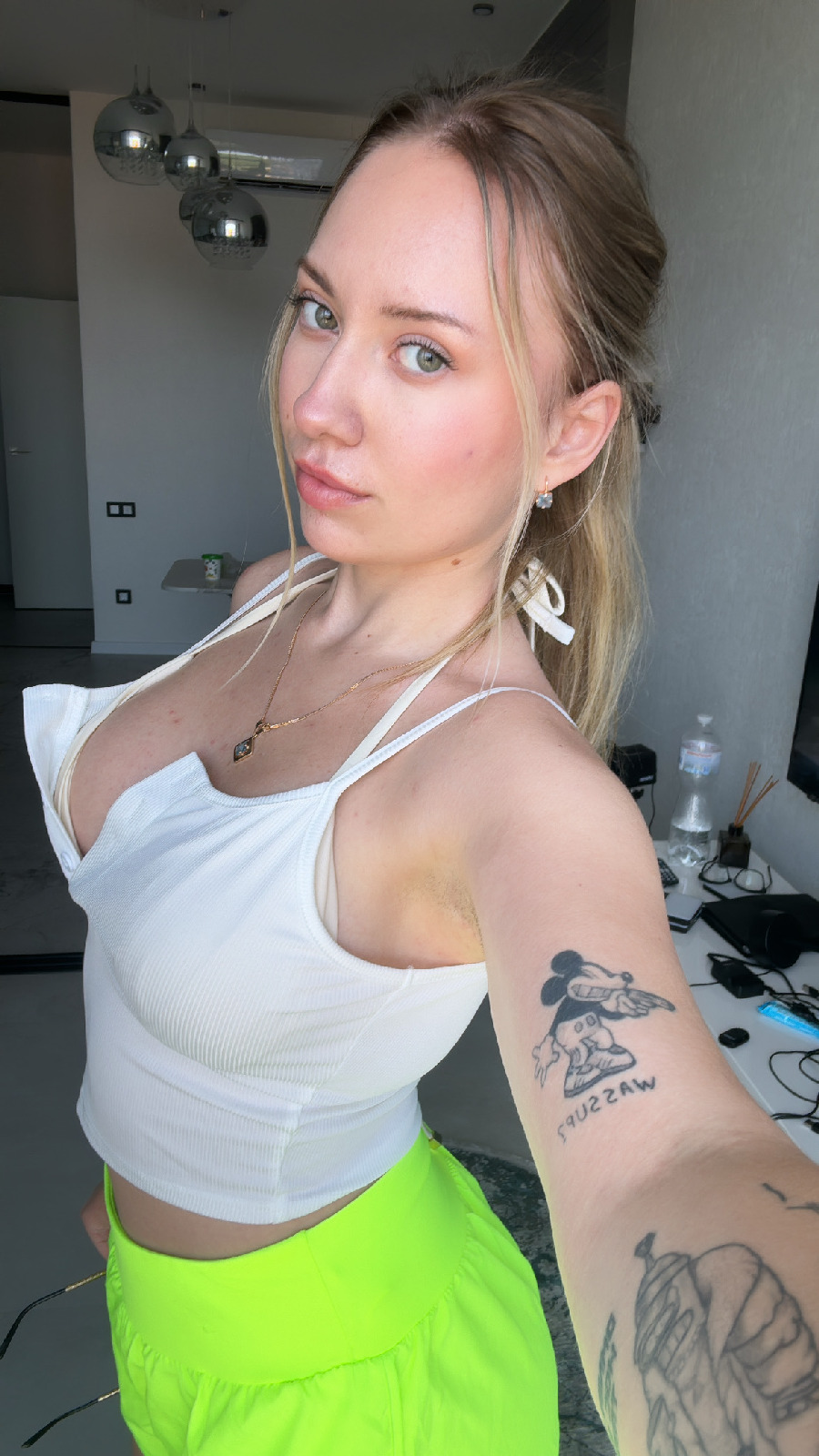 KateV in her underwear in Yinchuan