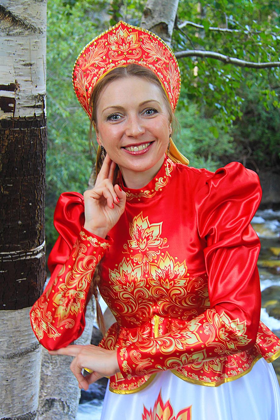 Women in Slavic costumes in Yinchuan