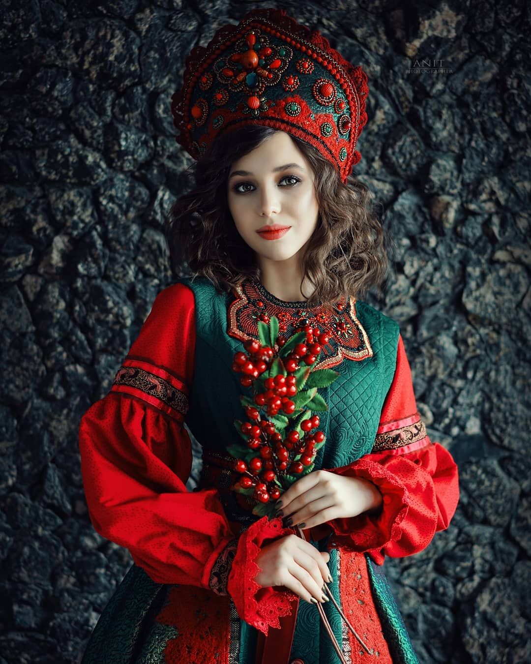 Nude girl Women in Slavic costumes in Yinchuan