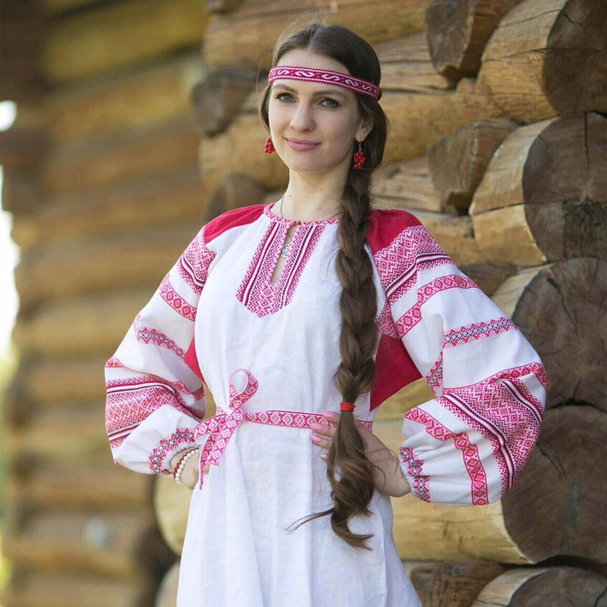 Girls in Slavic costumes in Yinchuan