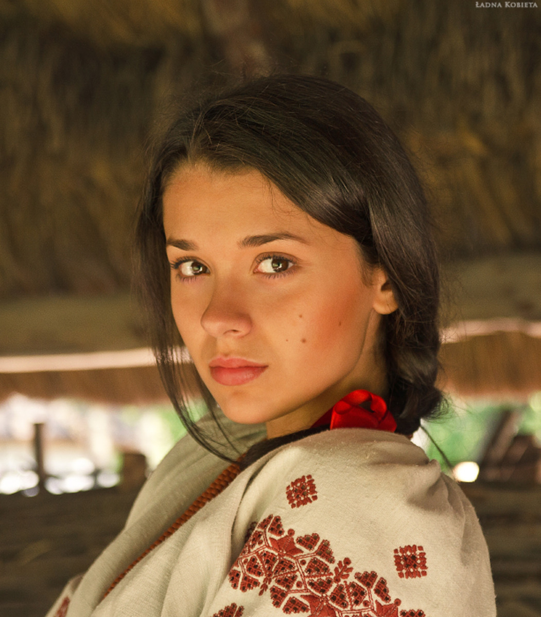 Girls in Slavic costumes in Yinchuan