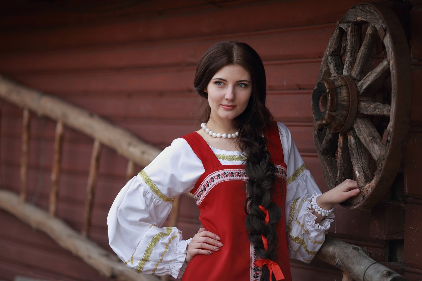 Girls in Slavic costumes in Yinchuan