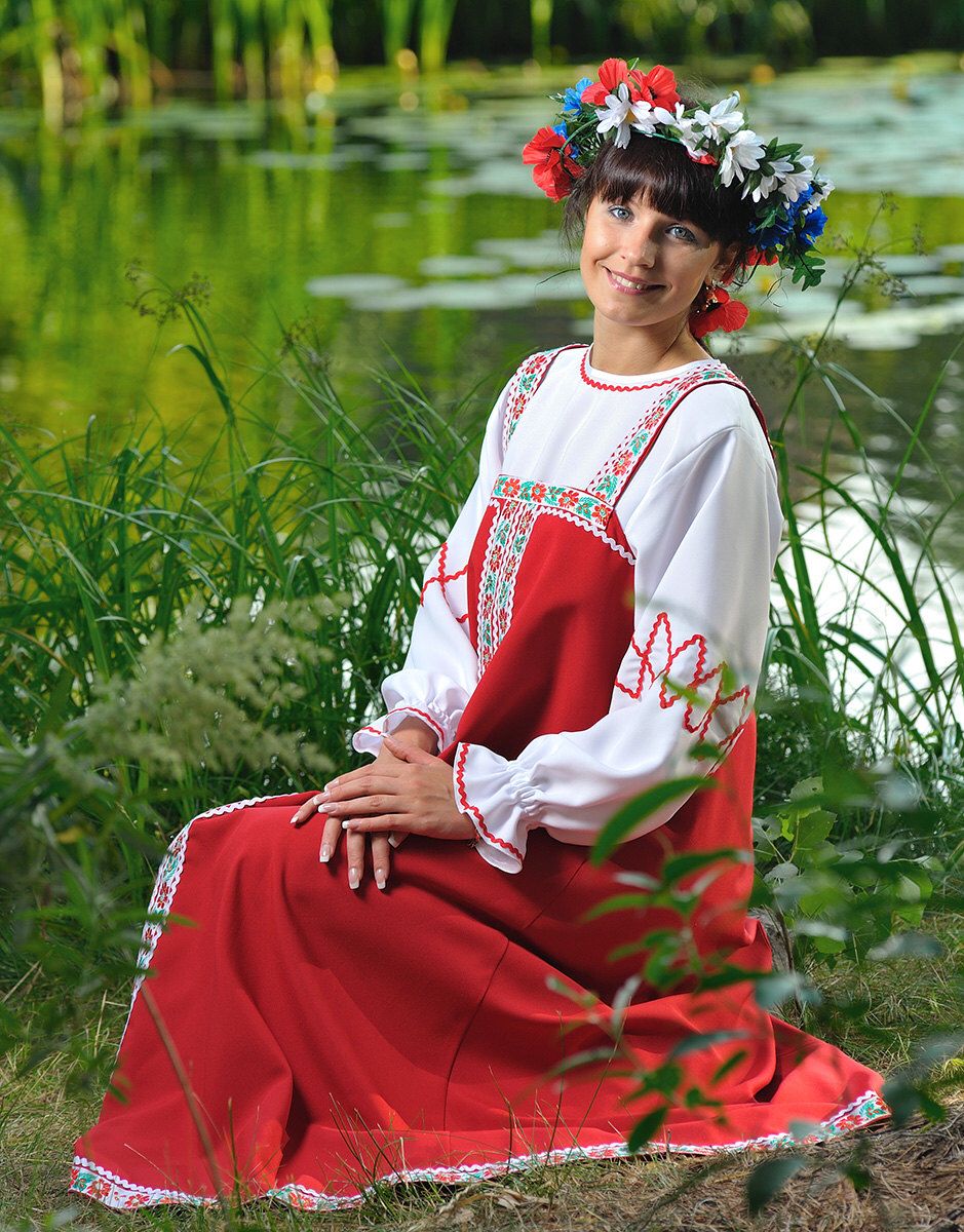 Beautiful girl Girls in Slavic costumes in Yinchuan
